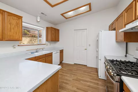Kitchen - 15015 E White Dr, Dewey-humboldt, AZ 86327 photo 2 of 3