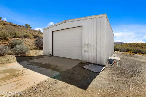 Exterior - 15015 E White Dr, Dewey-humboldt, AZ 86327 photo 4 of 5