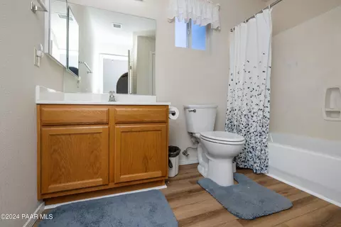 Bath - 15015 E White Dr, Dewey-humboldt, AZ 86327 photo 3 of 4