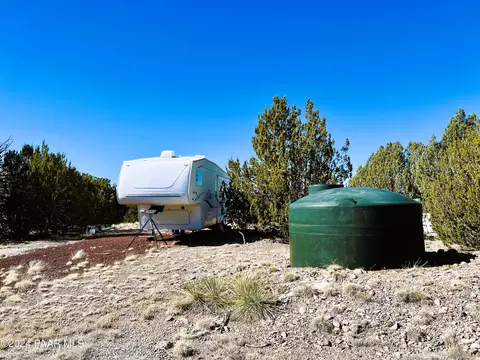 36600 W Peaceful View Trl, Seligman, AZ 86337