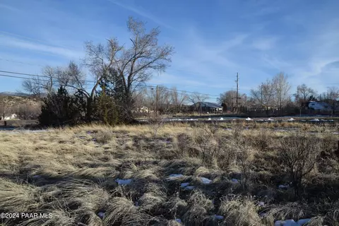 47077 N 2nd St, Ash Fork, AZ 86320 photo 1