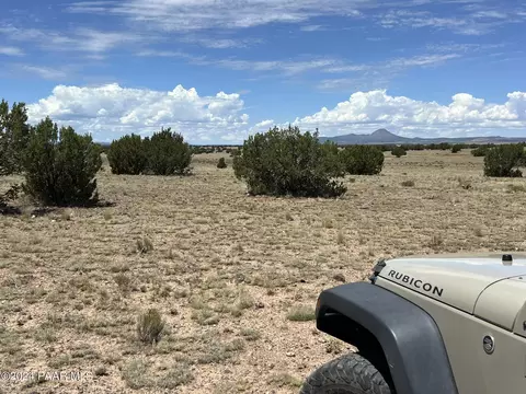 67 Un Named Rd # C, Ash Fork, AZ 86320