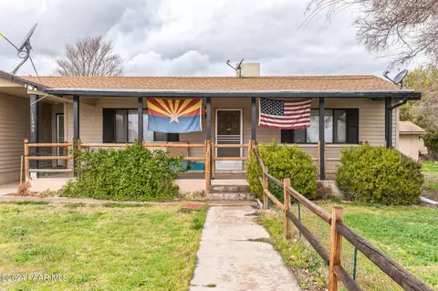 17347 E Apricot Ln, Mayer, AZ 86333