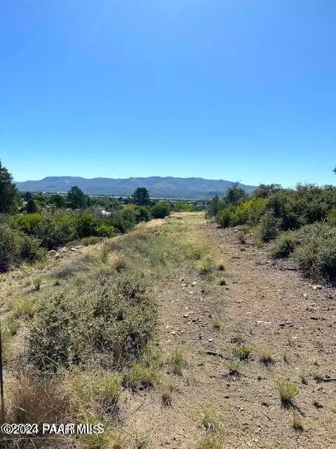18356 S Reeves Rd, Peeples Valley, AZ 86332 photo 4