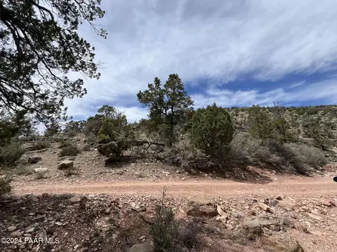 429 Wrong Way, Ash Fork, AZ 86320 photo 3