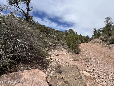 429 Wrong Way, Ash Fork, AZ 86320 photo 5