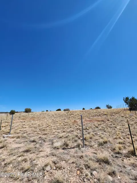 151 E Melody Dr, Paulden, AZ 86334 photo 3