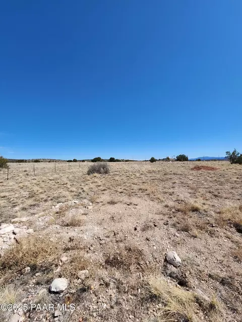 151 E Melody Dr, Paulden, AZ 86334 photo 4