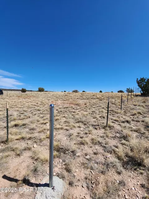 151 E Melody Dr, Paulden, AZ 86334 photo 2