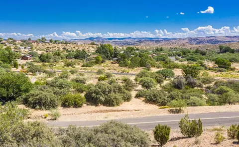 20721 E Fremont Dr, Mayer, AZ 86333
