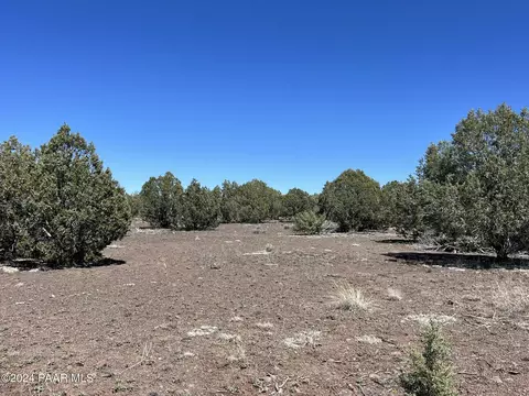 211 W Rut Rd, Ash Fork, AZ 86320 photo 4