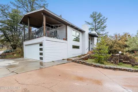 29 W Glen Oaks Dr, Prescott, AZ 86305