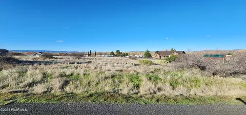 20284 E Cholla Dr, Mayer, AZ 86333