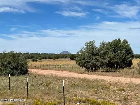 326 Poppy Rd, Ash Fork, AZ 86320