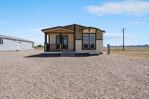 481 W Grand Canyon Rd, Paulden, AZ 86334