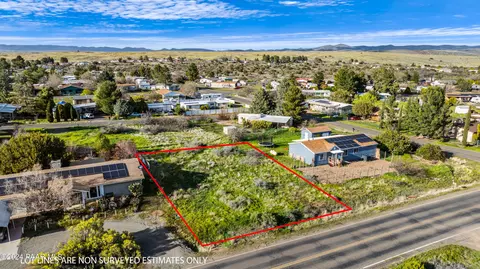 20670 E Stagecoach Trl, Mayer, AZ 86333 photo 3