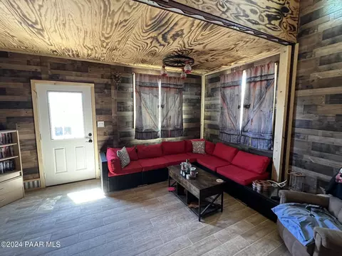 Living - 47 N Humble Ln, Ash Fork, AZ 86320 photo 1 of 1