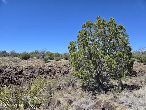 121 Acres Juniper Vis, Ash Fork, AZ 86320 photo 6