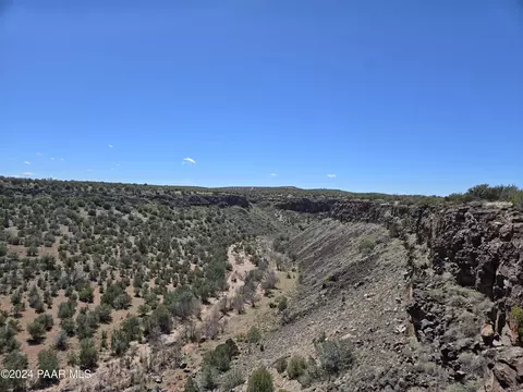 121 Acres Juniper Vis, Ash Fork, AZ 86320 photo 2