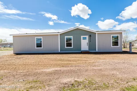 25310 N Lakeside Dr, Paulden, AZ 86334