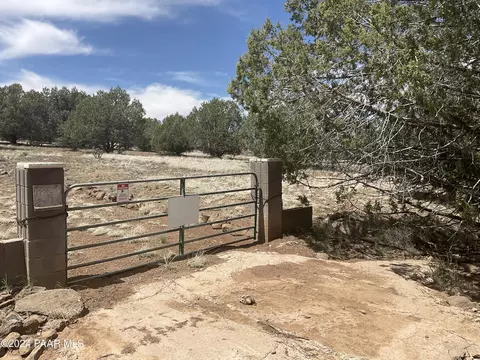 Lot 2 Slow Creek, Seligman, AZ 86337