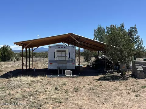 228 Flying Wrench Rd, Ash Fork, AZ 86320 photo 4