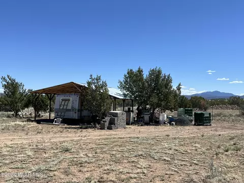 228 Flying Wrench Rd, Ash Fork, AZ 86320 photo 3