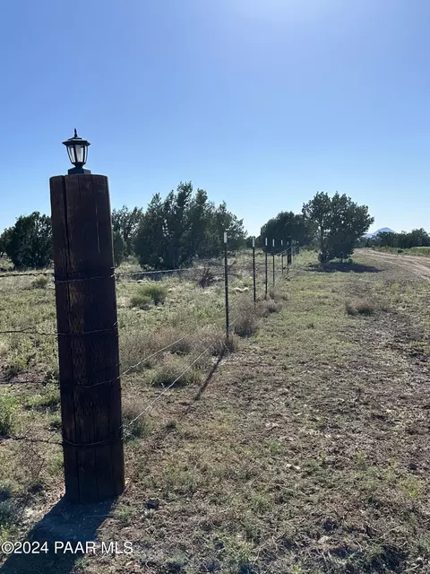 228 Flying Wrench Rd, Ash Fork, AZ 86320 photo 11