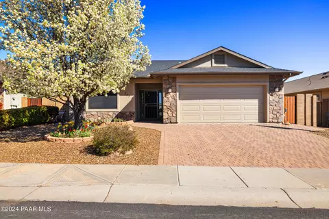 353 N La Paz St, Dewey-humboldt, AZ 86327
