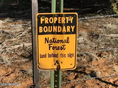 46 Bullock Rd, Ash Fork, AZ 86320