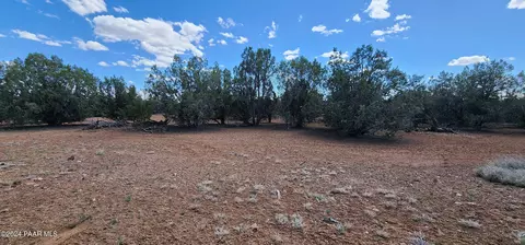 3345 W Gary Cir, Ash Fork, AZ 86320 photo 2