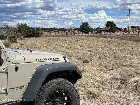 1061 W Canyon Rd, Williams, AZ 86046