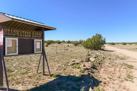 098 E Great Pl, Paulden, AZ 86334