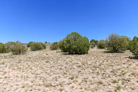 098 E Great Pl, Paulden, AZ 86334 photo 7