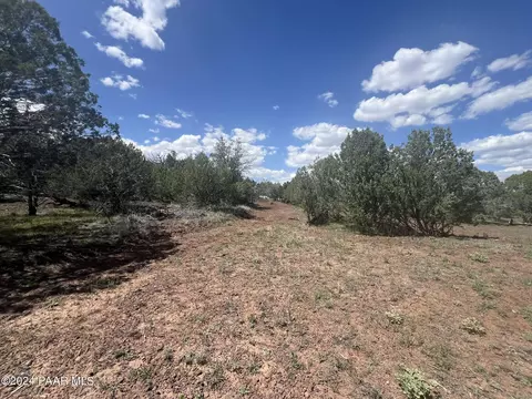 89 Als Way, Ash Fork, AZ 86320 photo 6