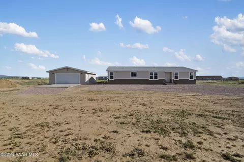 2827 W Black Rock Rd, Paulden, AZ 86334