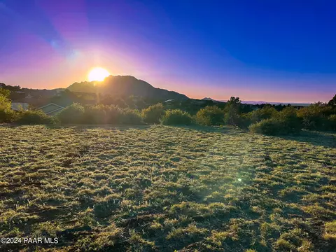 1090 Fawn Ln, Prescott, AZ 86305