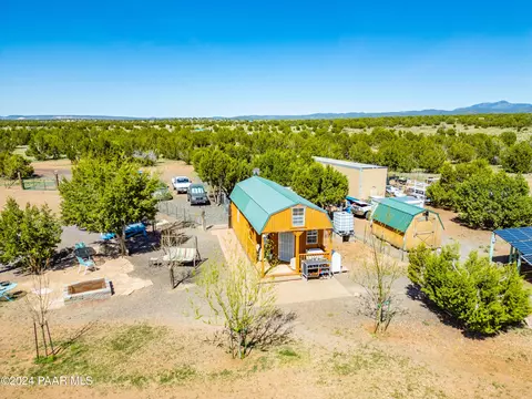 1325 W Little Bit, Ash Fork, AZ 86320