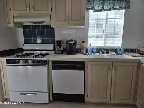1496 W Picacho Dr, Ash Fork, AZ 86320 photo 10