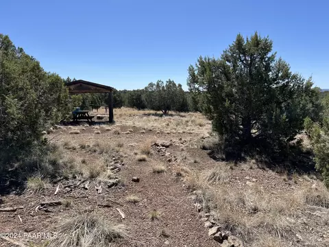 000 Golden Smt, Ash Fork, AZ 86320