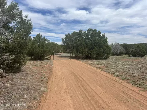 68 Camp Rd # B, Ash Fork, AZ 86320 photo 2