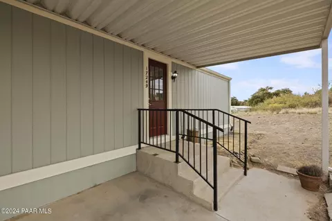 17249 E Trails End Rd, Mayer, AZ 86333 photo 3