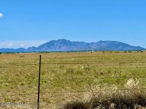 945 E Latigo Ct, Paulden, AZ 86334 photo 26