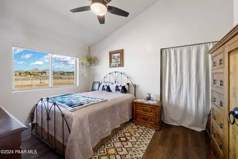 945 E Latigo Ct, Paulden, AZ 86334 photo 13