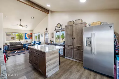 945 E Latigo Ct, Paulden, AZ 86334 photo 9