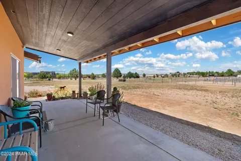 945 E Latigo Ct, Paulden, AZ 86334 photo 16