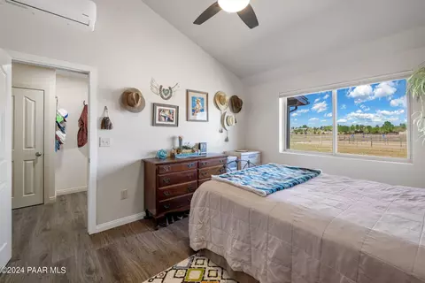 945 E Latigo Ct, Paulden, AZ 86334 photo 14