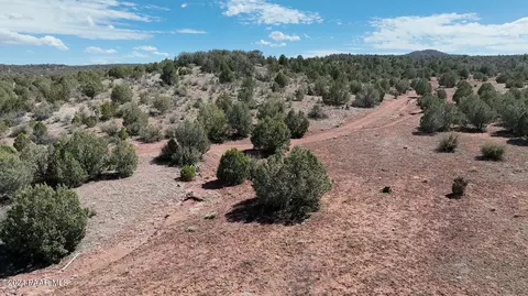 42374 N Friendship Rd, Ash Fork, AZ 86320