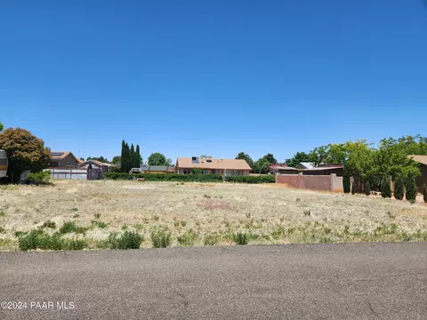 7712 E Las Palmas Dr, Prescott Valley, AZ 86314