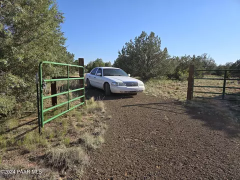 277 Crooked Horn Trl # D, Ash Fork, AZ 86320